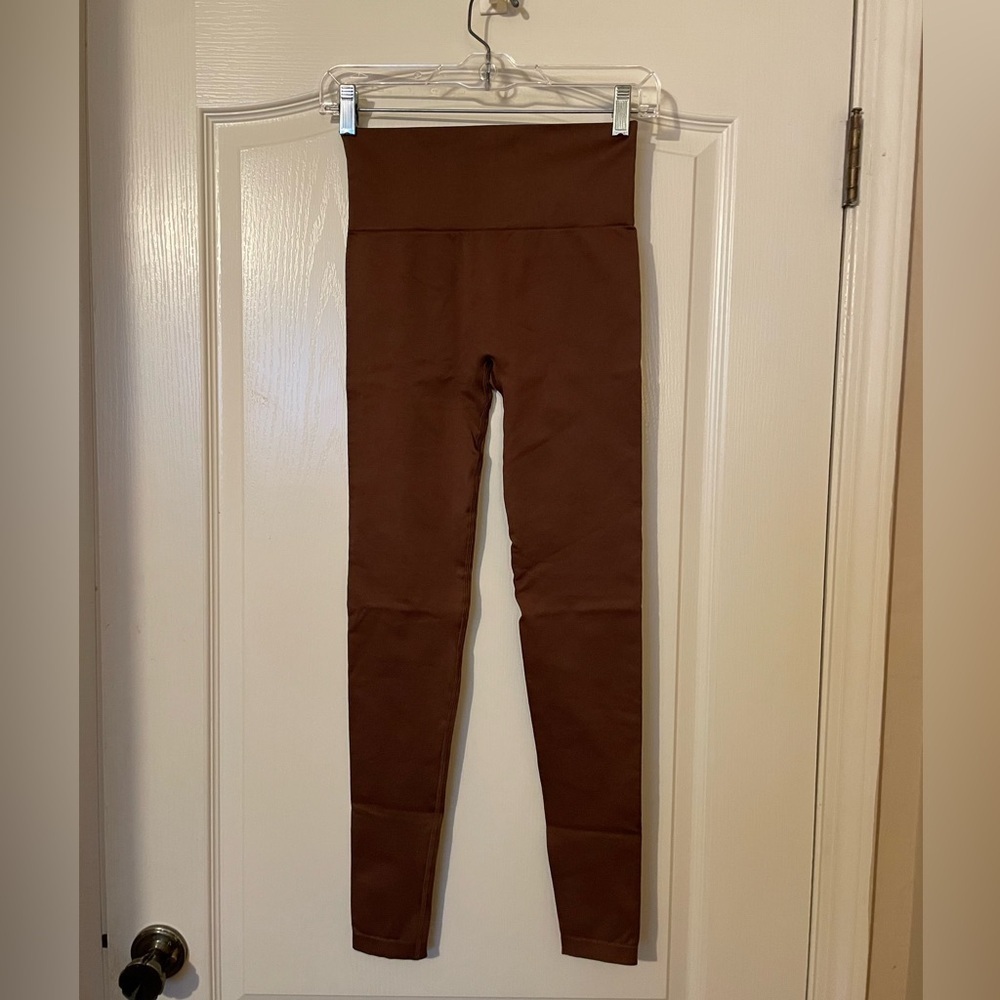 Pretty Little Thing Dark Brown Basic Seamless High Waist Gym Leggings Size S NWT